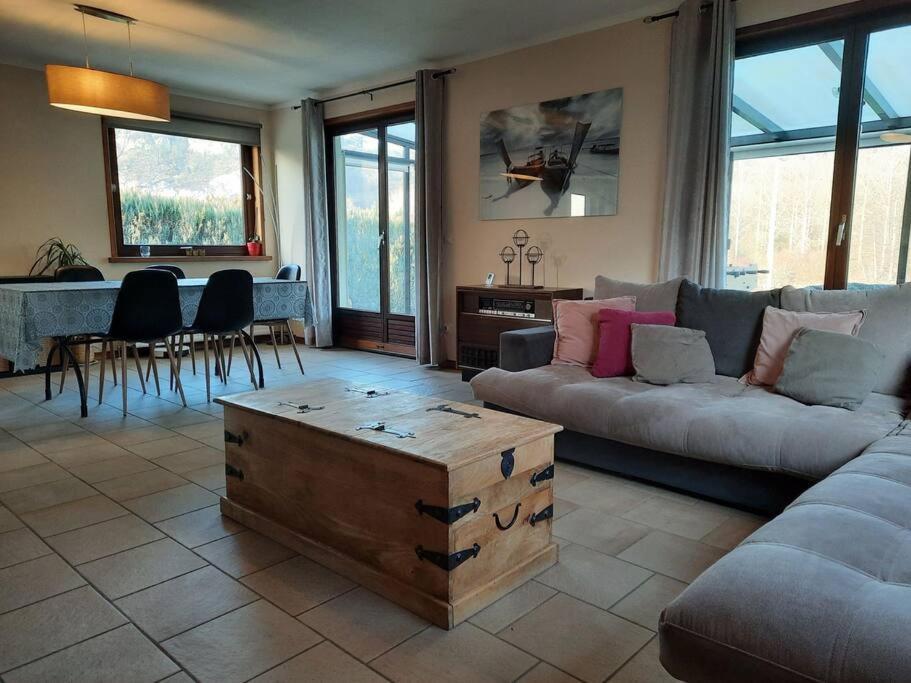 Maison Bucolique A Anhee, Vue Meuse Et Falaises Villa Bagian luar foto